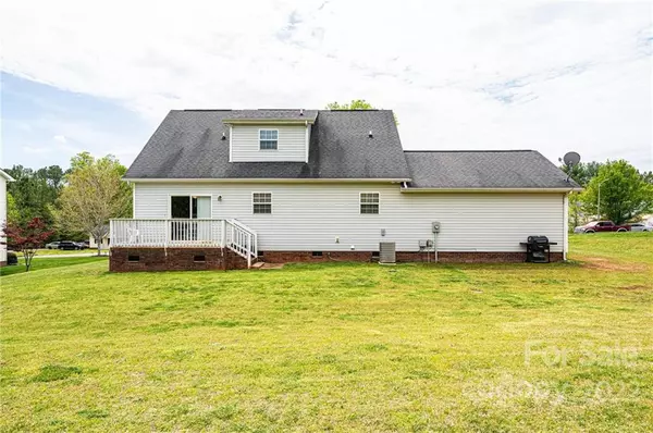 Newton, NC 28658,2252 Picnic DR