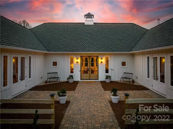 Marshall, NC 28753,2727 Bear Creek RD