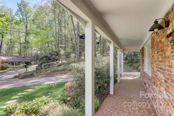Laurel Park, NC 28739,318 Woodland TRL
