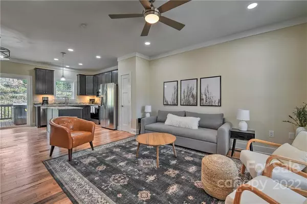 Waynesville, NC 28786,194 Craven RD