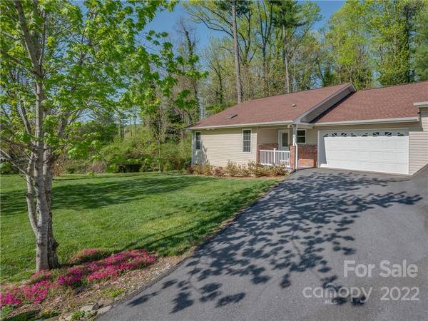 212 Allen Paul DR,  Hendersonville,  NC 28791