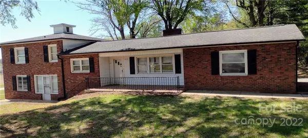 1840 NC 16 HWY S, Taylorsville, NC 28681