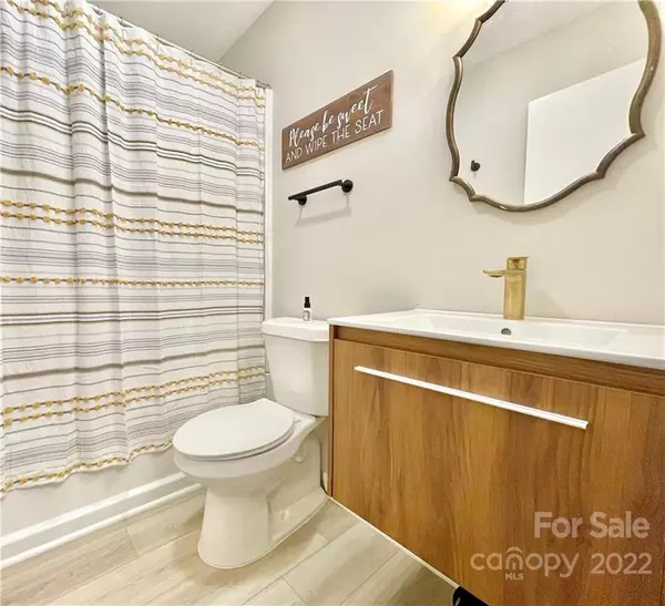 Banner Elk, NC 28604,500 Adams Apple DR #1