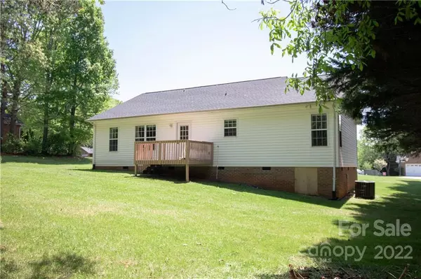 Conover, NC 28613,1845 Summerfield CIR