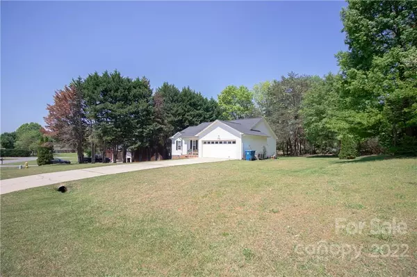 Conover, NC 28613,1845 Summerfield CIR