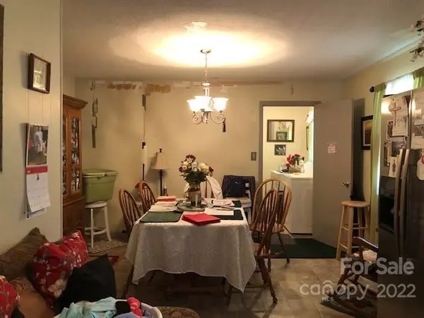 Grover, NC 28073,231 Pinewood DR