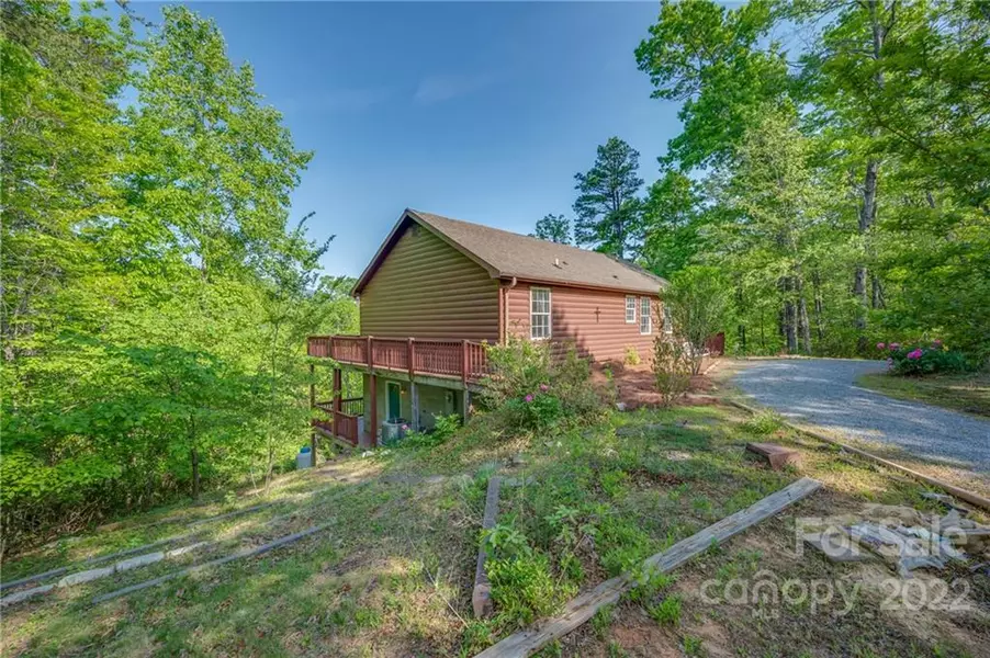 112 Egret RD, Lake Lure, NC 28746