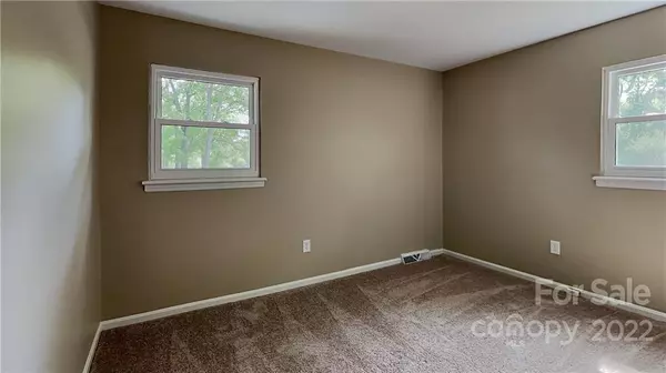 Gastonia, NC 28054,1003 Holly DR