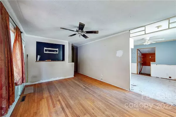 Gastonia, NC 28054,411 Efird ST