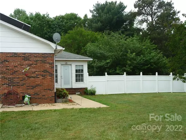 Stanley, NC 28164,101 Griffin ST