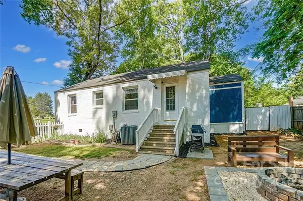 Fort Mill, SC 29715,400 Nims ST