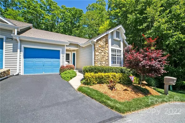 304 Laurel Park PL, Hendersonville, NC 28791