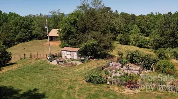 Tryon, NC 28782,52 Swiss Cabin DR