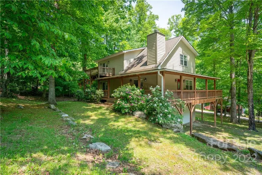 204 Nottingham RD, Maggie Valley, NC 28751