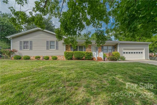 3643 10th Street DR, Hickory, NC 28601