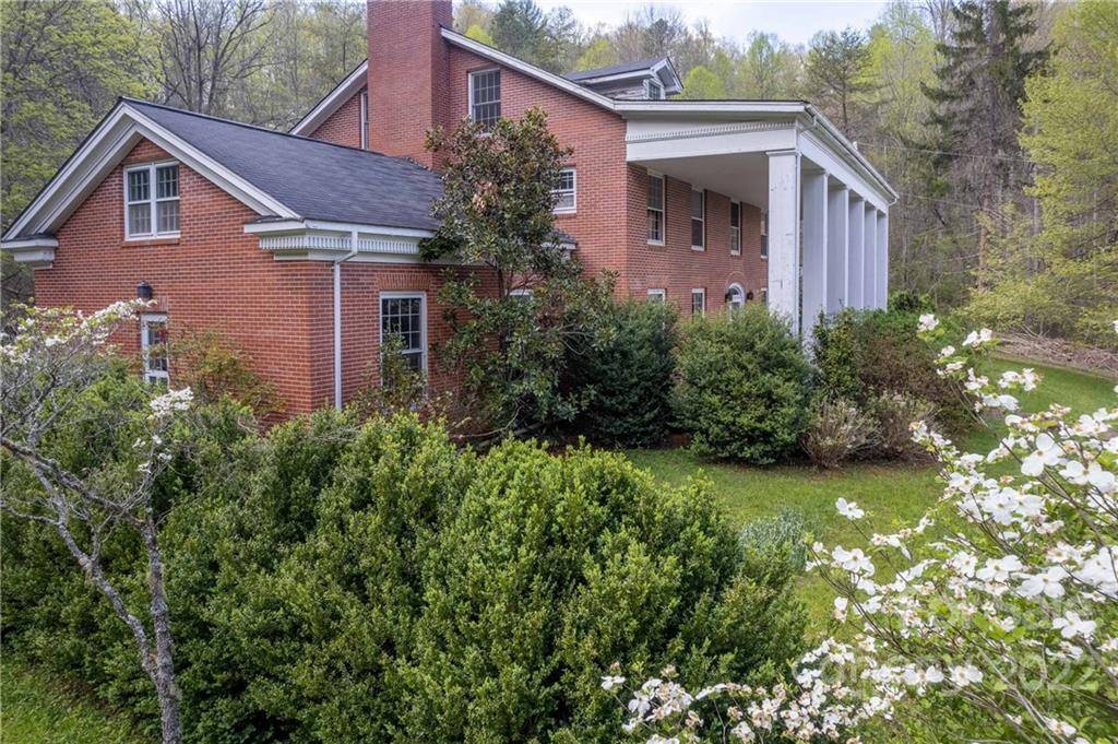 1691 N Country Club DR, Cullowhee, NC 28723