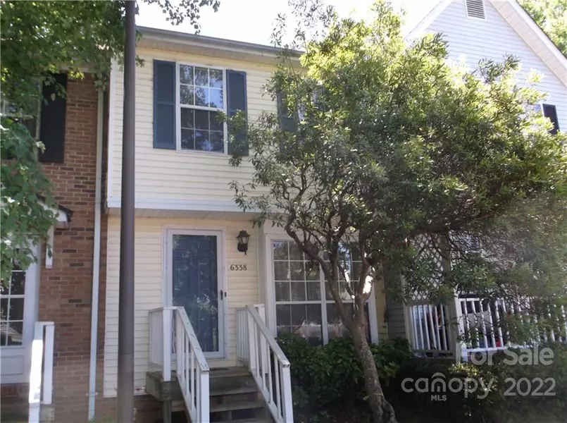 6338 Windsor Gate LN, Charlotte, NC 28215
