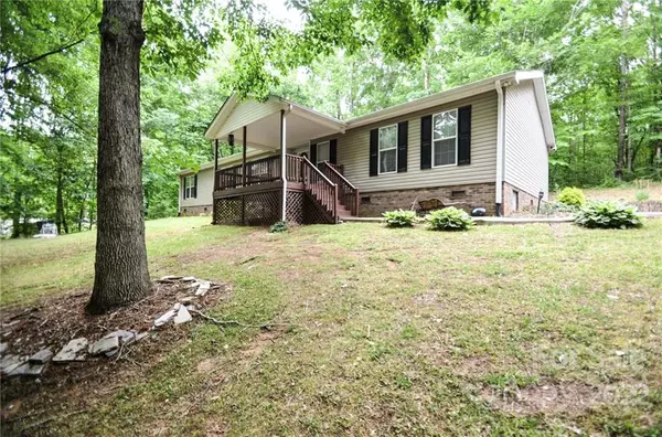 3828 Waderidge TRL,  Iron Station,  NC 28080