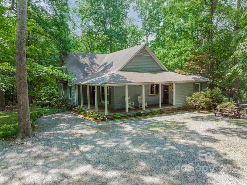 3200 Forest Lawn DR, Matthews, NC 28104