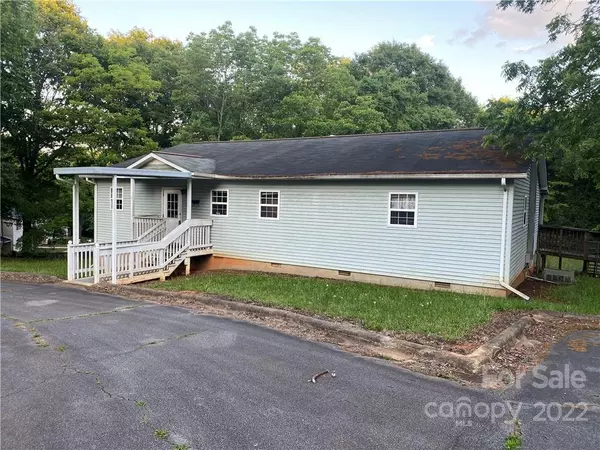 104 E Clairborne ST, Blacksburg, SC 29702