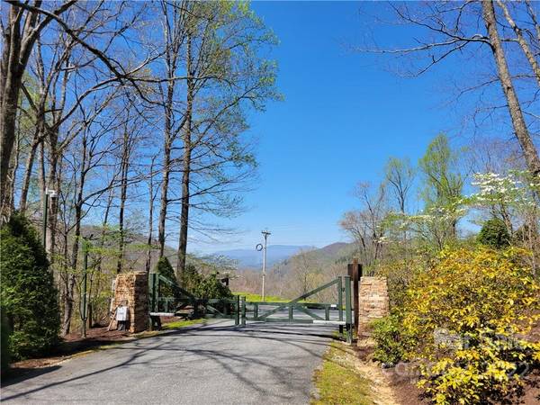 000 Rainbow Trout RD #1, Spruce Pine, NC 28777