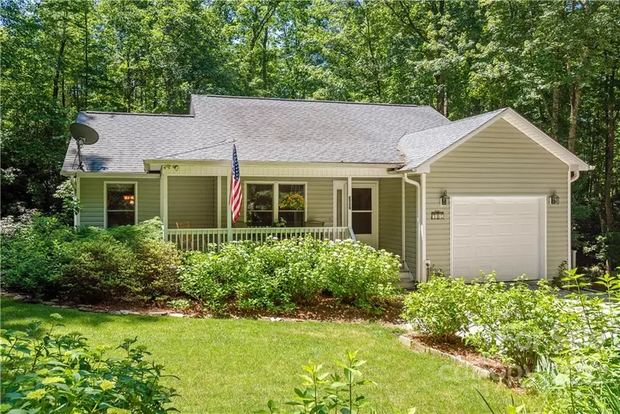 307 Joyful DR, Hendersonville, NC 28791