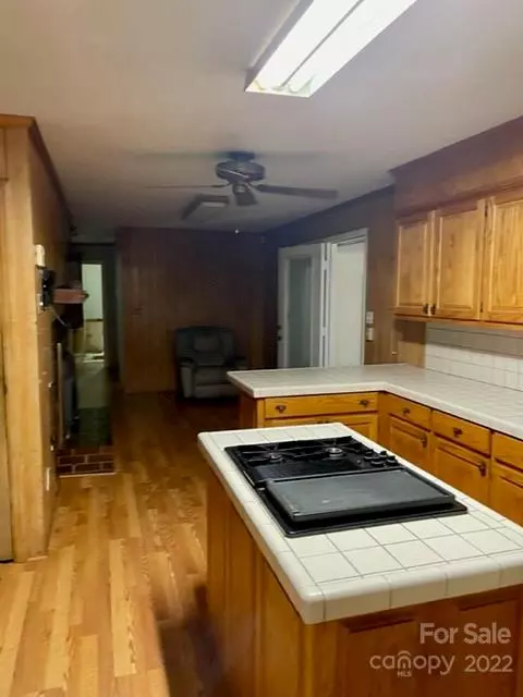 Stanley, NC 28164,536 Summerow RD