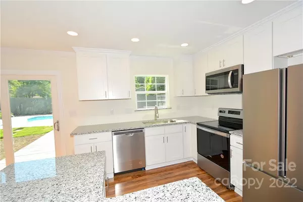 Charlotte, NC 28227,4910 Rolling Oak LN