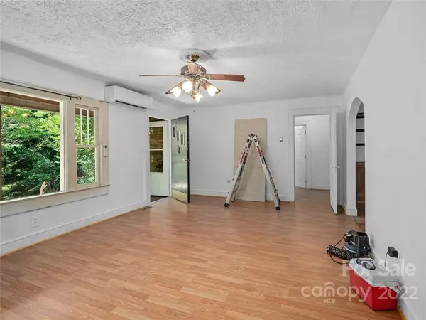 Marshall, NC 28753,253 Walnut Creek RD