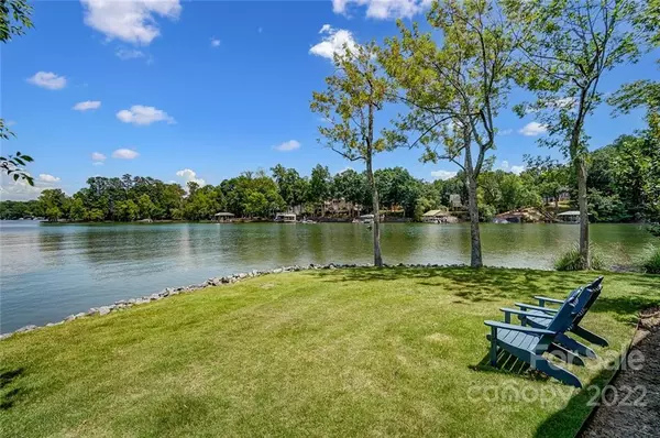 Lake Wylie, SC 29710,5818 Fiesta RD