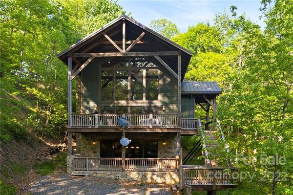 400 Seven Springs LN, Blowing Rock, NC 28605