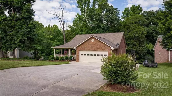 Lincolnton, NC 28092,293 Lariat DR