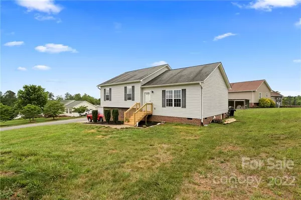 Granite Falls, NC 28630,6094 Little River CT