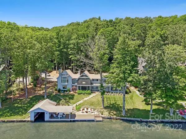 682 West Club BLVD, Lake Toxaway, NC 28747