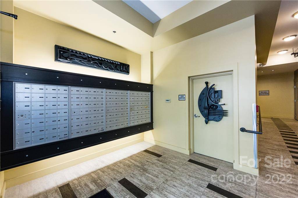 Charlotte, NC 28203,2125 South End DR #427