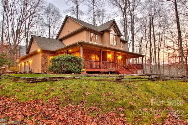 106 Flowing Brook LN, Waynesville, NC 28786