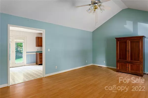 Mocksville, NC 27028,180 Sunnydell LN