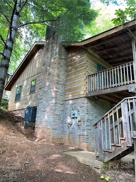 Canton, NC 28716,99 Country Cottage LN
