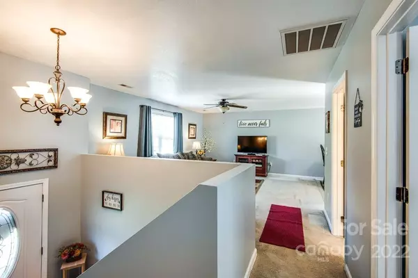 Conover, NC 28613,2056 Redberry LN