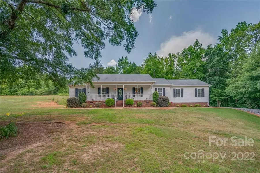 883 Old Melvin Hill RD, Campobello, SC 29322