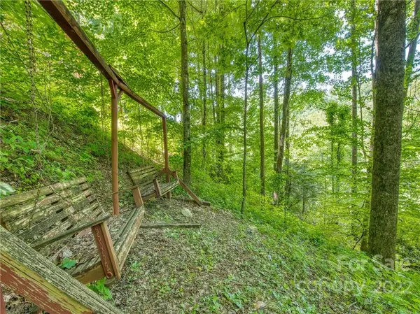 Maggie Valley, NC 28751,68 Split Rail DR