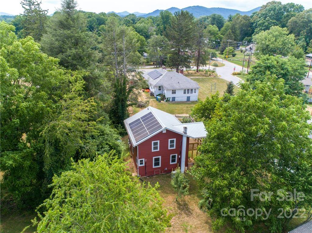 Asheville, NC 28806,17 Shelburne DR