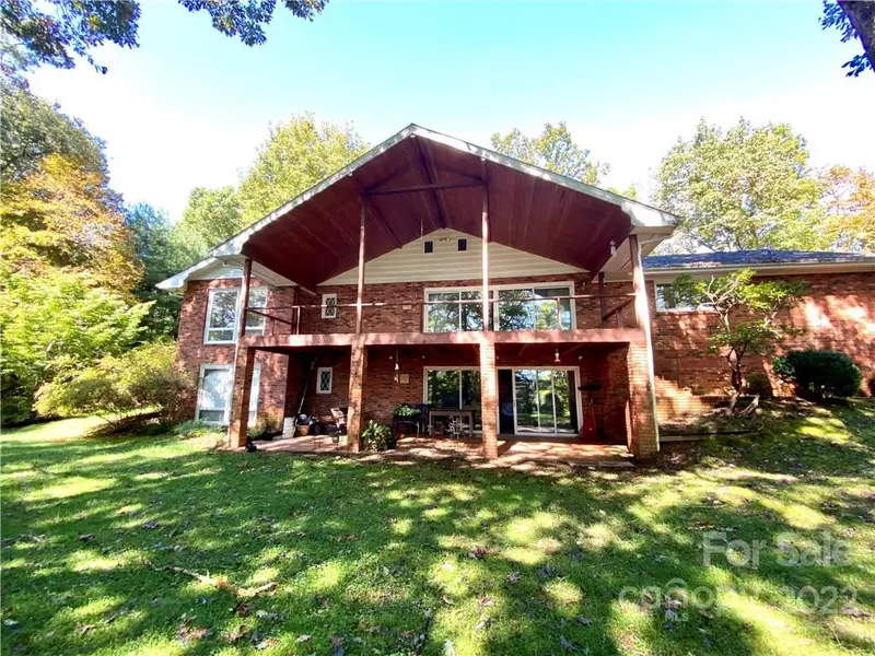 176 Canterbury RD, Cullowhee, NC 28723