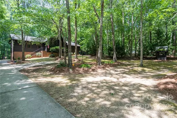 Stanley, NC 28164,190 Heathergate LN