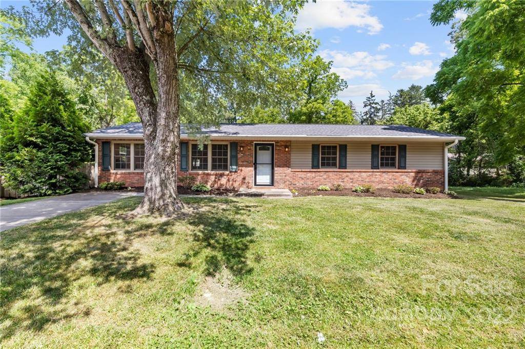 20 Arco RD, Asheville, NC 28805