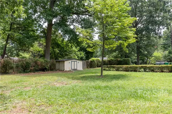 Charlotte, NC 28269,1800 Lisbon LN