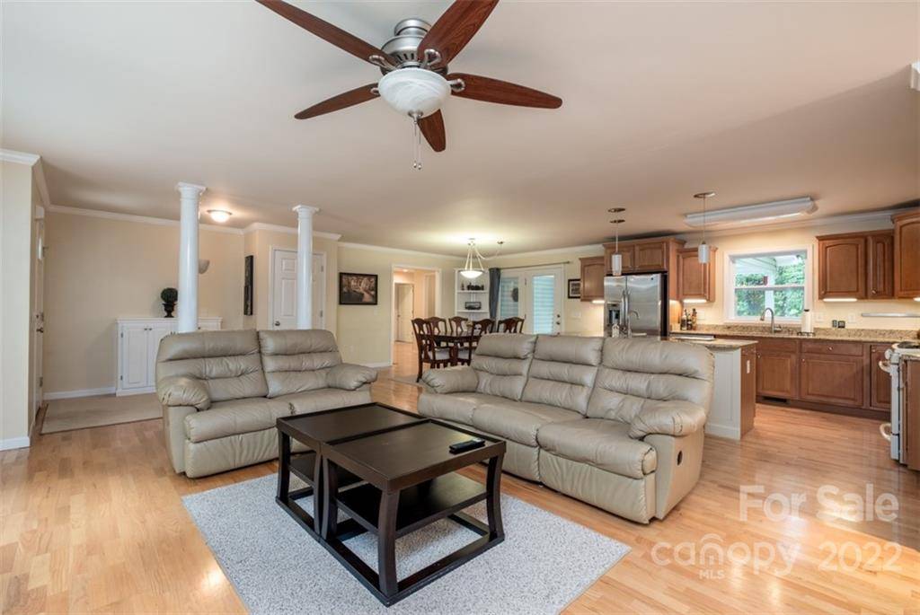 Brevard, NC 28712,277 Dragon Tail DR
