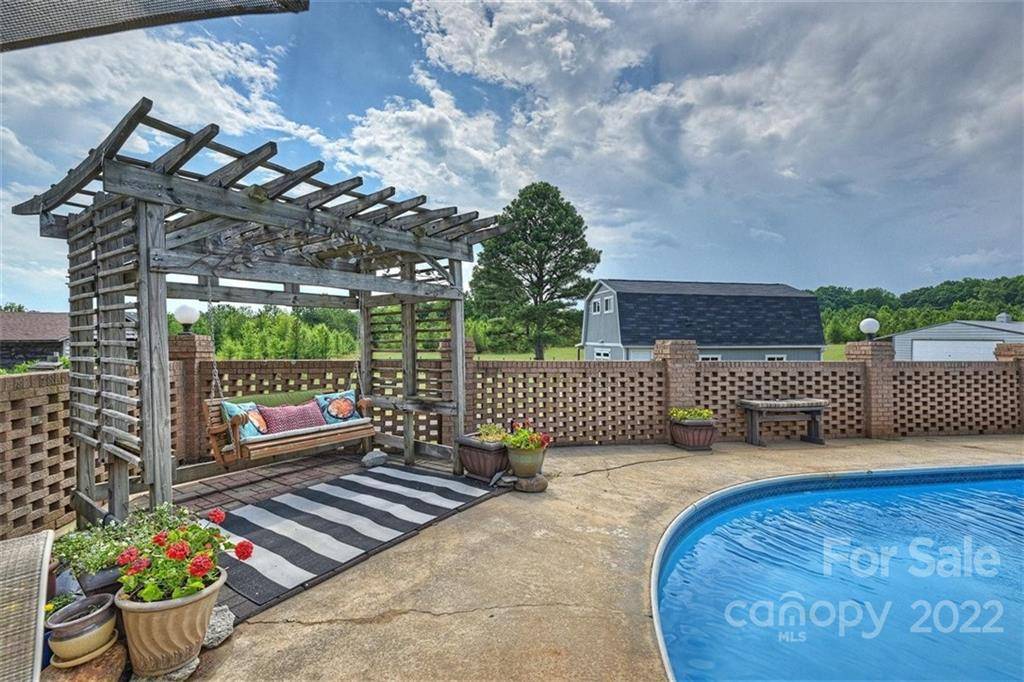 9173 Sherrills Ford RD, Terrell, NC 28682