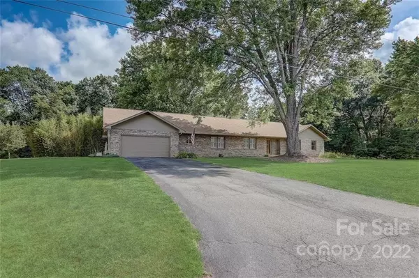 Fairview, NC 28730,8 Lynnette DR