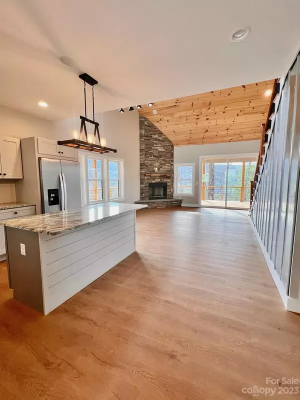 Marion, NC 28752,346 Hunnicut Mountain RD #82